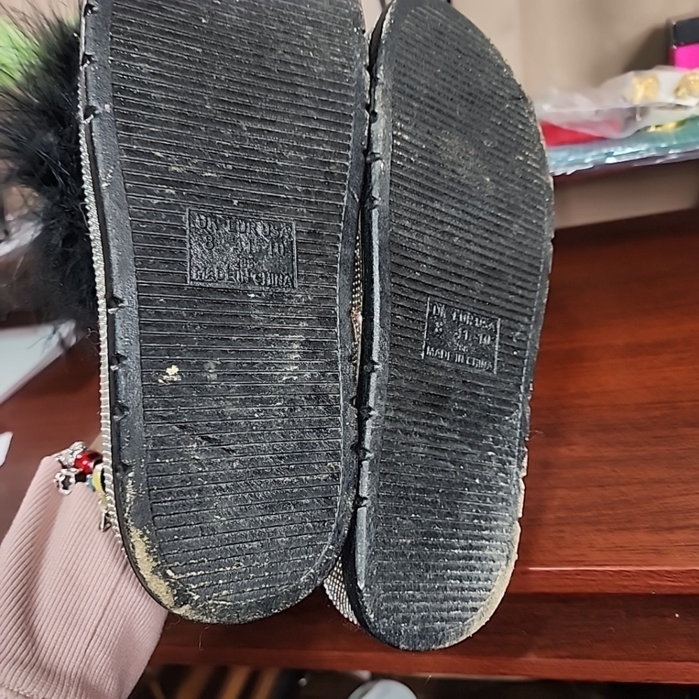 Azalea Wang Fur And Rhinestone Slides. Size 8 - Picture 5 of 11